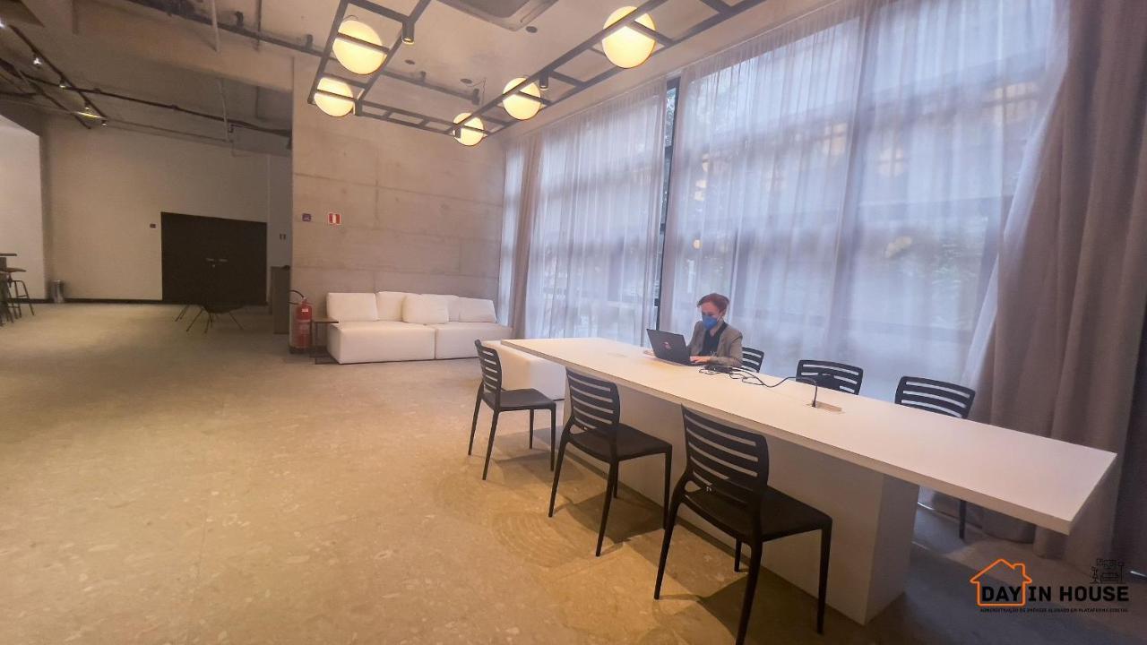 U_221 | Studio Lindo Proximo Ao Hosp. Sirio Libanes 100Mts *
